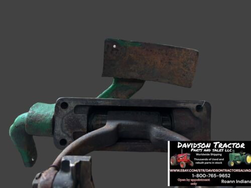 USED B171R & B172R John Deere Unstyled B Tractor Fork & Clutch Collar Assembly