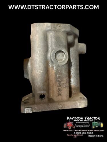 1957 John Deere 620 Tractor Rockshaft Hydraulic Valve Housing F2760R F2606R