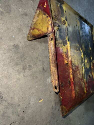 International Farmall 140 Floor Playform Antique Tractor