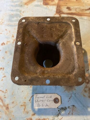 Farmall Cub IH RC tractor ORIGINAL transmission gear shifter cover