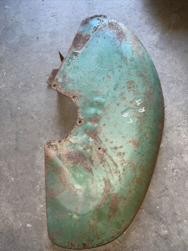USED JOHN DEERE LA TRACTOR RH FENDER AL2772R