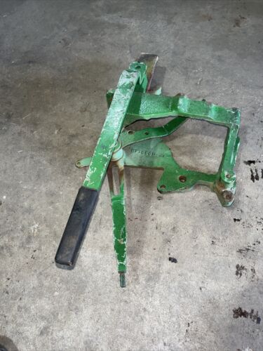 R27586R John Deere 3010 Handles w/Guide