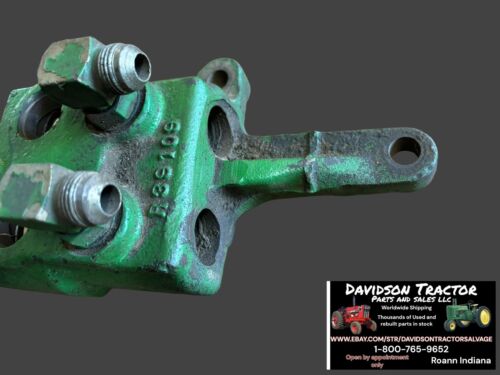 John Deere RH Breakaway Coupler R39109