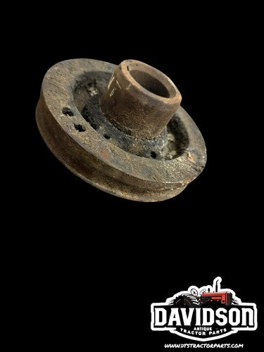 IH International Farmall 340 504 3514 Diesel Crankshaft Pulley D-188