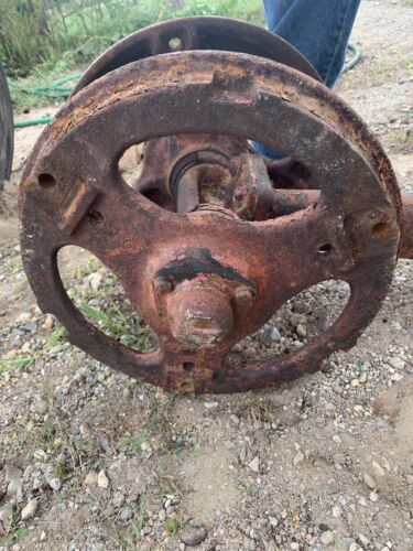 Farmall IH C EARLY tractor main front end pedestal & hubs & cap hub cap