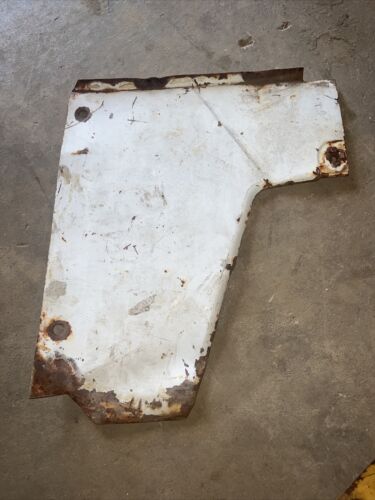 IH 444 2424 2444 ++ Radiator side panel Left