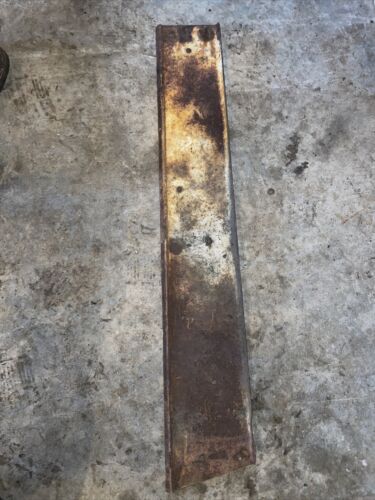 IH Farmall 706 RH hood side cover panel
