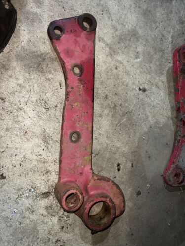 International 350 Utility Fast Hitch RH Rock Shaft Support 522762R2 Tractor