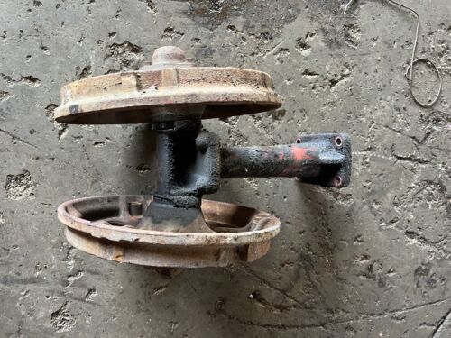 IHC Farmall C front pedistal w/hubs Antique tractor