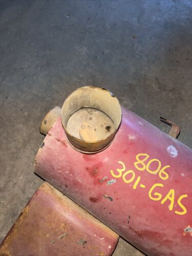 McCormick Farmall 806 IH tractor ORIGINAL 301 gas motor air cleaner assembly