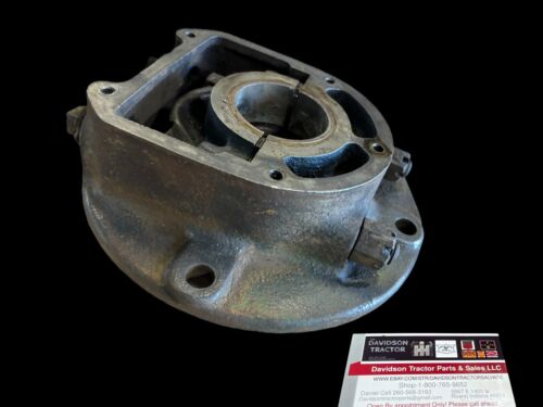 JOHN DEERE B124R MAIN BEARING WITH CAP HOUSING ANTIQUE TRACTOR