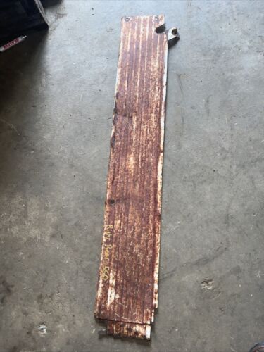 Farmall 460 560 RC Tractor Original IHC IH white hood RightRear side cover panel