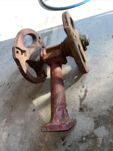 Farmall IH C tractor main front end pedestal & hubs & cap hub cap