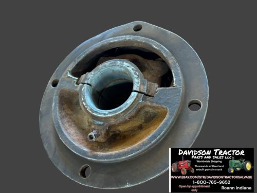 USED JOHN DEERE A TRACTOR L.H. MAIN BEARING HOUSING  A2885R