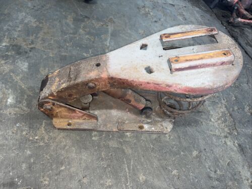 FARMALL C / SUPERC / 200.SEAT SUPPORT ASSEMBLY