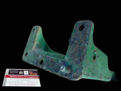 John Deere Unstyled B Radiator Side B396R Small Letter
