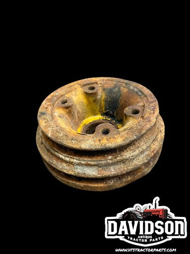 International 504 2504 Diesel Crankshaft Pulley D-188 Antique Tractor