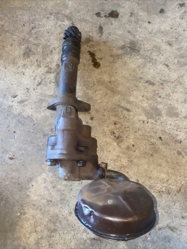 FARMALL 300 ENGINE OIL PUMP Antique Tractor