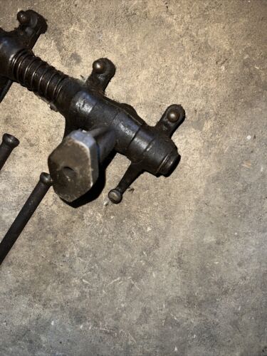 IHC McCormick W9 Gas Valve Cover Rocker Arm Push Rods
