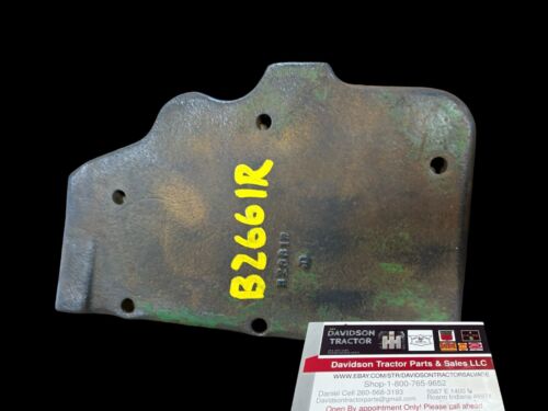 JOHN DEERE LATE B. CRANKCASE COVER B2661R. Antique Tractor