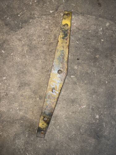 International cub 154 low boy Tractor nice original IH brake bracket