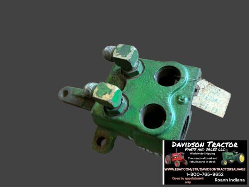 John Deere RH Breakaway Coupler R39109