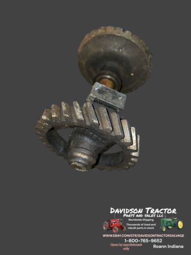 JOHN DEERE A GOVERNOR GEAR With Shaft & WEIGHTS  A3268R  A3339R