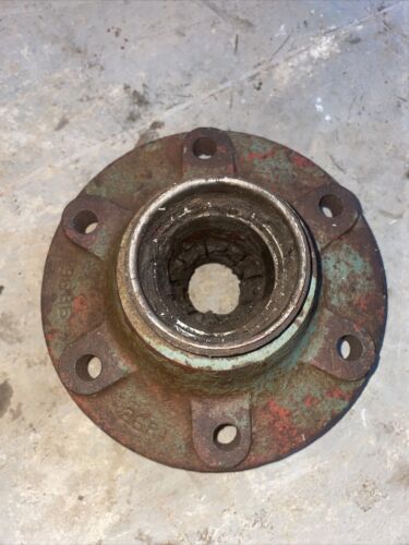 Farmall International Harvester 240 340 330 404 444 Front Axel Hub