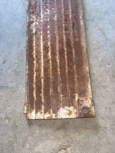 IH FARMALL 560 TRACTOR RIGHT ENGINE SIDE PANEL