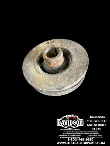 IHC Farmall 656 Utility Front Crankshaft Pulley 702136-C1 Antique Tractor