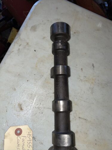 International Super M Camshaft W/O Gear 45955 D