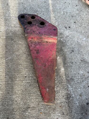 Case IH C70 Right Check Chain Bracket Sway Chain Bracket 529875R1 380B 485 C100