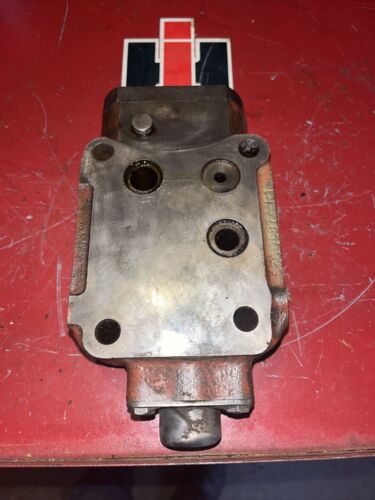 Farmall 300, 350, 400 450 Hydraulic valve Antique Tractor 360587-R1