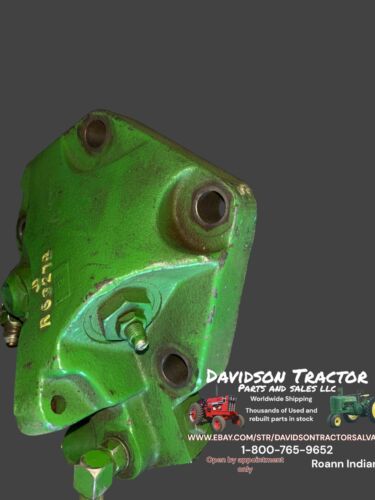 USED JOHN DEERE R63272 ROCKSHAFT PISTON COVER 4240 TRACTOR