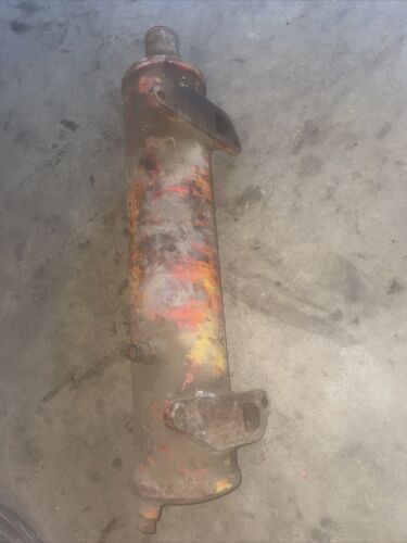 International IH 1066 tractor diesel engine motor oil cooler assembly
