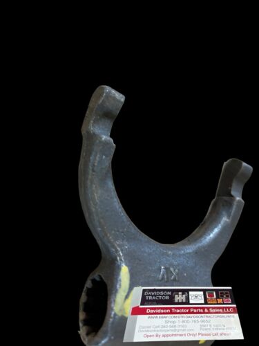 USED CLUTCH OPERATING FORK FOR JOHN DEERE H TRACTOR H353R