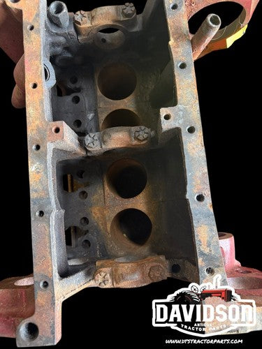 Farmall cub IH cast Engine block 251341R2 Antique Tractor