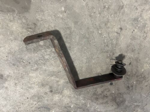Farmall 560 460 IH Tractor rear hydraulic line hose holder mounting bracket