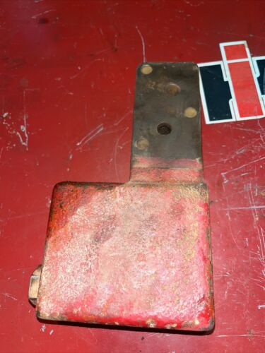 Farmall 460 560 tractor IH hydraulic control valve side block & outlet ports