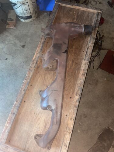 Used Exhaust Manifold fits John Deere 4230 4050 4240 4020 4010 4040 R26362