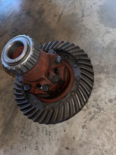 IH International 444 2444 2424 B414 Rear differential  Rear End  Gears Axel