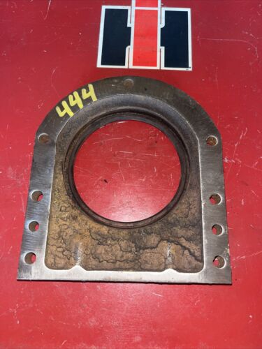 Farmall International 364 384 B275 B414 424 444 Rear Main Seal Housing 708904R1