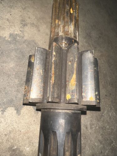 Pinion brake Shaft McCormick W9 Gas IHC