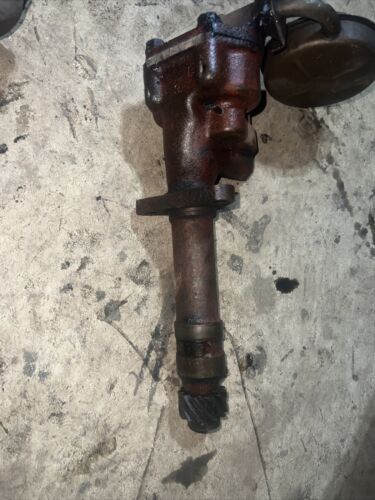 FARMALL 300 ENGINE OIL PUMP Antique Tractor