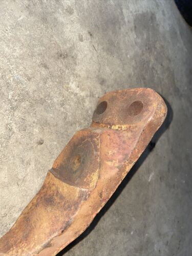 Center Steering Arm IH International 531235R1 USED
