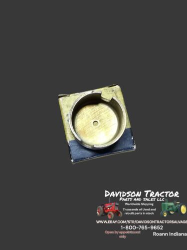Genuine John Deere T18627T New Old Stock Plug