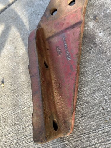 Case IH C70 Right Check Chain Bracket Sway Chain Bracket 529875R1 380B 485 C100