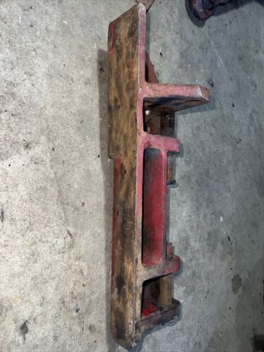 International Farmall 656 666 544 2544 IH Tractor drawbar sway bracket 385740R1