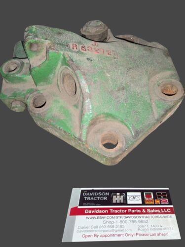 USED JOHN DEERE R63272 ROCKSHAFT PISTON COVER 4240 TRACTOR
