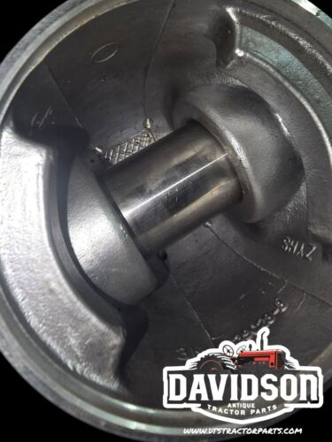 Piston RE23172 fits John Deere 3010 4010 500B